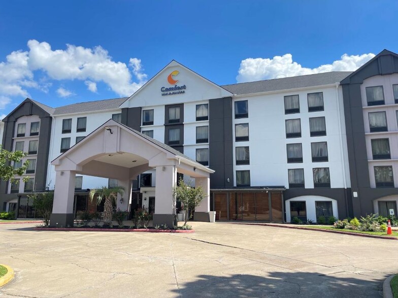 Primary Photo Of 12323 Katy Fwy, Houston Hotel For Sale