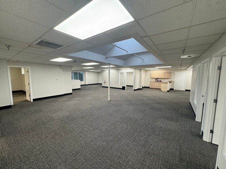 More Photos Of 3077 20th St E, Fife Warehouse For Lease