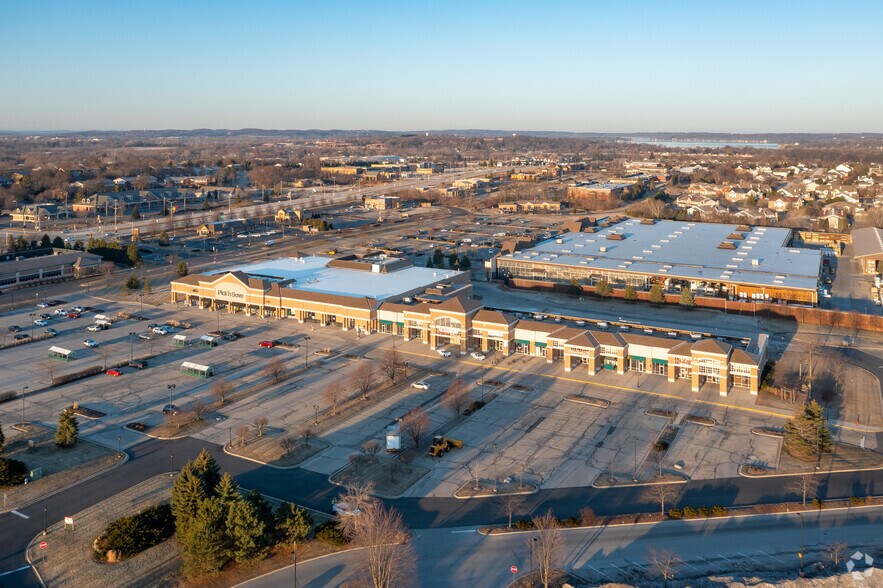 More Photos Of 1405 Capitol Dr, Pewaukee Storefront For Lease