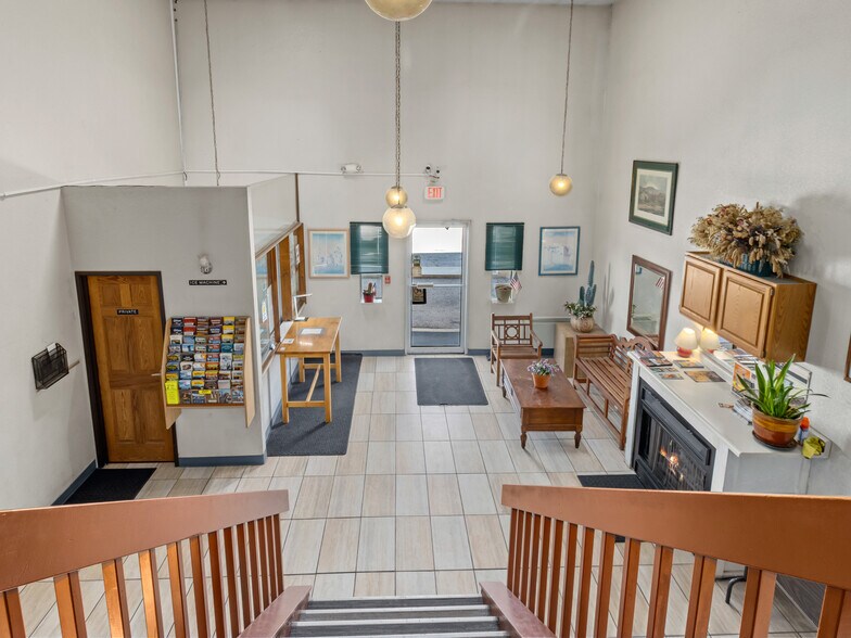 More Photos Of 1805 Westland Rd, Cheyenne Hotel For Sale