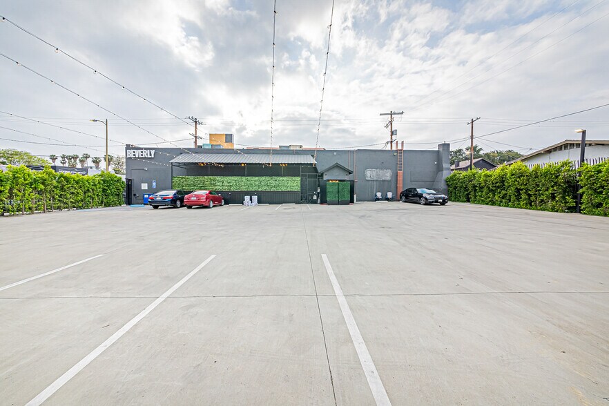More Photos Of 3211 Beverly Blvd, Los Angeles Bar For Sale