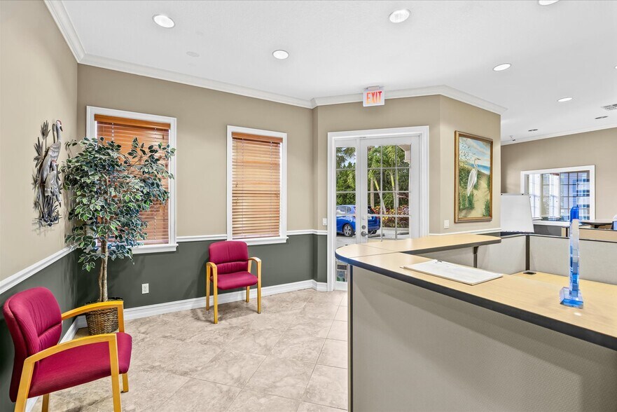 More Photos Of 2108-2110 SE Rays Way, Stuart Office For Sale