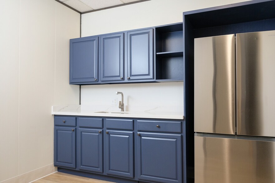 More Photos Of 165-185 N Redwood Dr, San Rafael Office For Lease