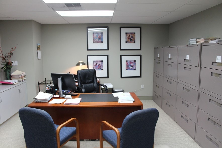 More Photos Of 215 Brooke Ave, Norfolk Office Residential For Sale