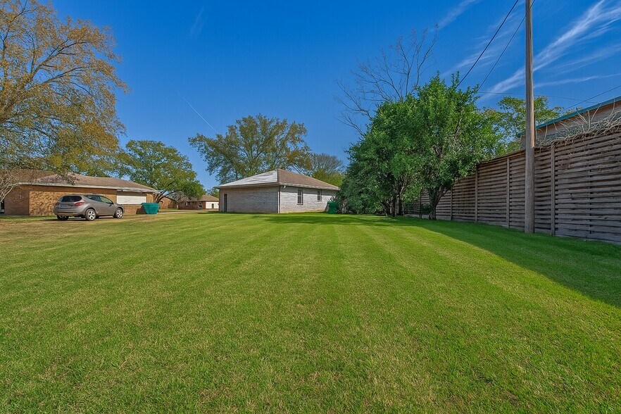 More Photos Of 7315 Housman, Houston Specialty For Sale