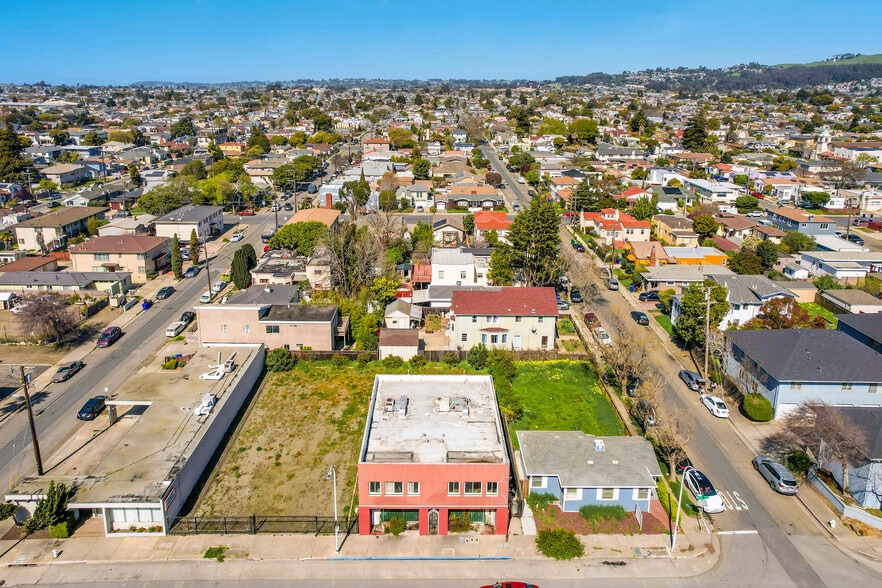 More Photos Of 2919--2923 MacDonald Ave, Richmond Office Residential For Sale