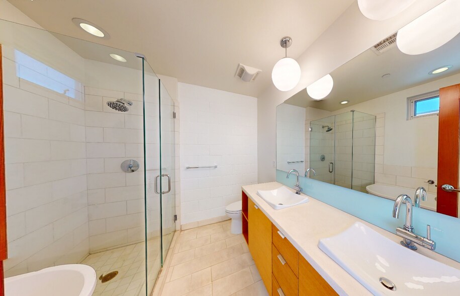 More Photos Of 3450 Cahuenga Blvd W, Los Angeles Office Residential For Lease