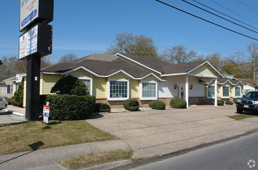 More Photos Of 512 Uvalde Rd, Houston Office For Lease