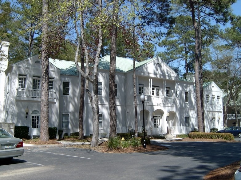More Photos Of 800 Main St, Hilton Head Office For Lease