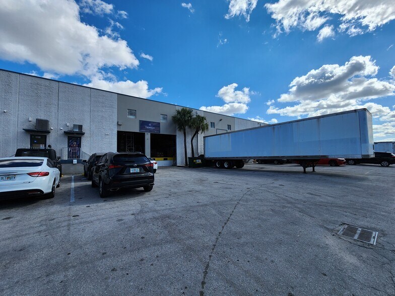 More Photos Of 8741-8891 NW 102nd St, Medley Warehouse For Lease