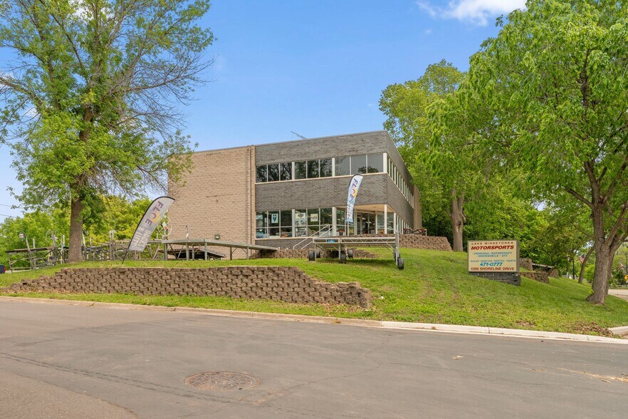 More Photos Of 4388 Shoreline Dr, Spring Park Storefront Retail Office For Sale