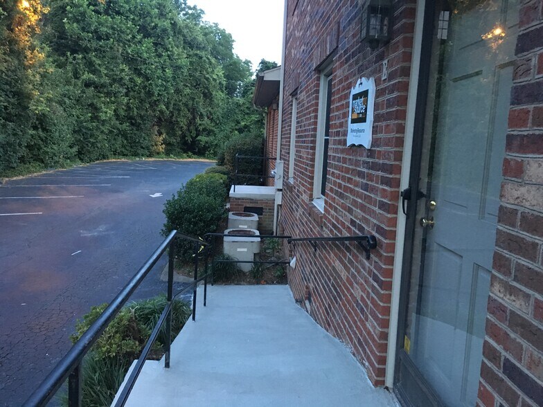 More Photos Of 725 W Main St, Jamestown Office For Lease