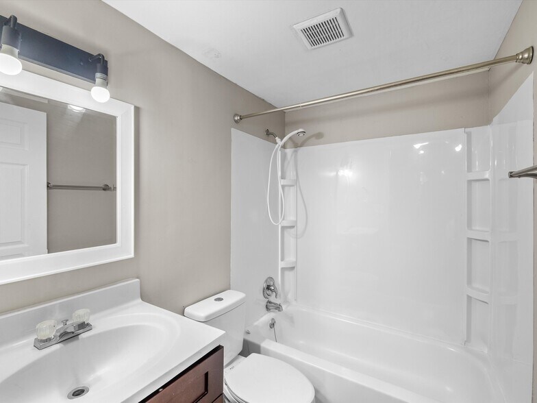 More Photos Of 1001 W Parrish Ave, Owensboro Apartments For Sale