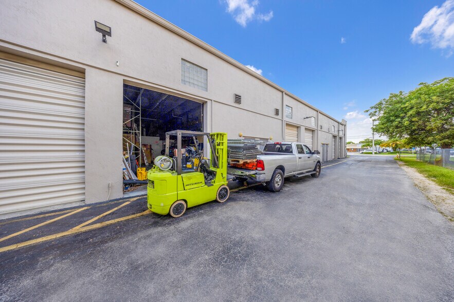 More Photos Of 13405 SW 128th St, Miami Light Manufacturing For Sale