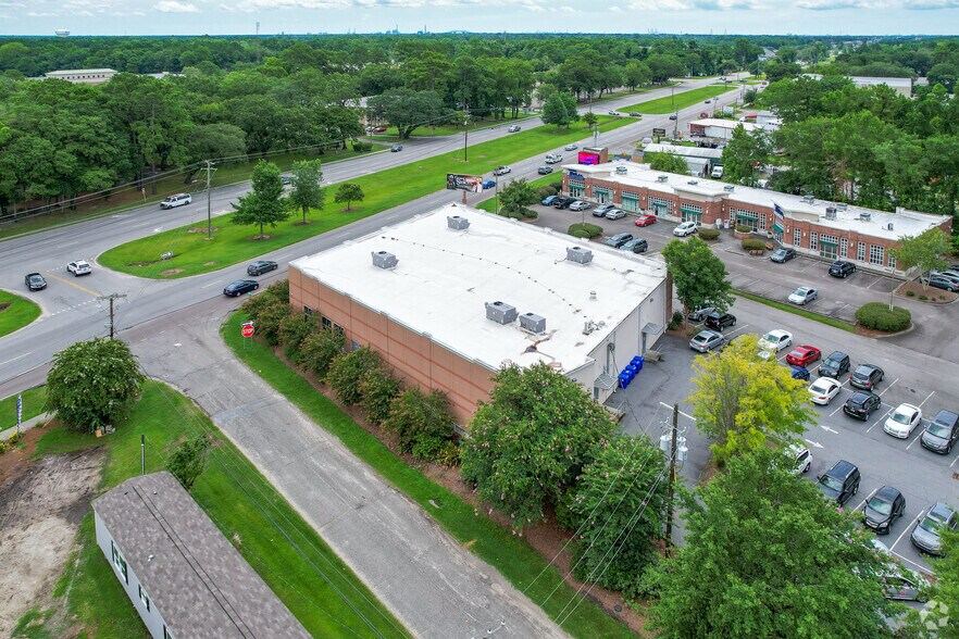 More Photos Of 7053 Rivers Ave, Charleston Office For Sale