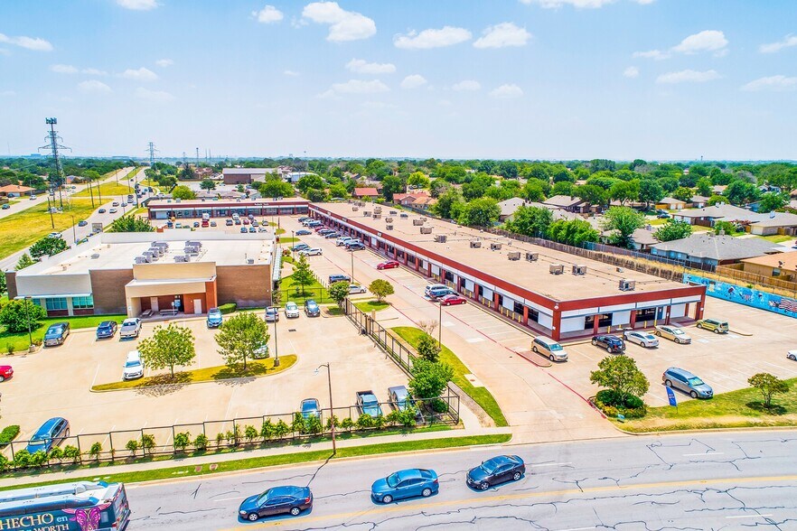 More Photos Of 2921 Altamesa Blvd, Fort Worth General Retail For Lease