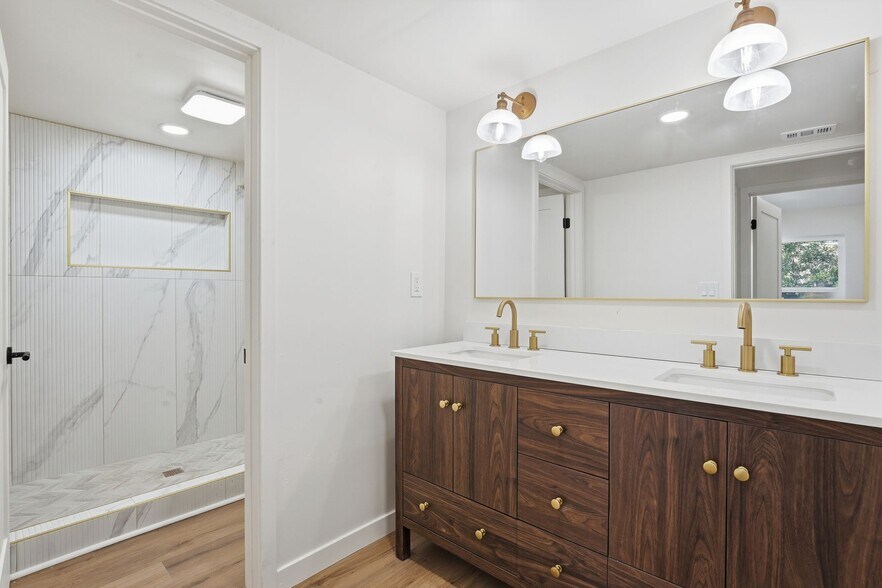 More Photos Of 5067 Alumni Pl, San Diego Multifamily For Sale