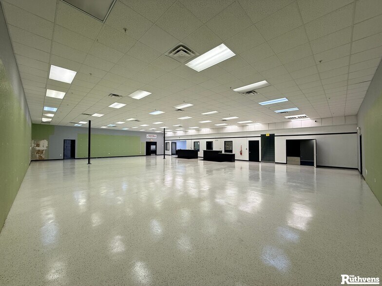 More Photos Of 3310 Reynolds Rd, Lakeland Warehouse For Lease
