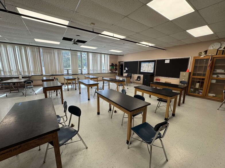 More Photos Of 360 Market St, Warren Schools For Sale