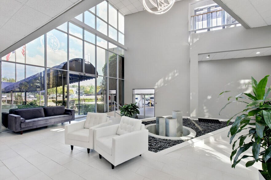 More Photos Of 2909 Hillcroft Ave, Houston Office For Sale