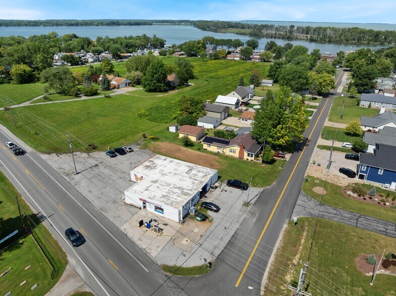 More Photos Of 7697 E Harbor Rd, Lakeside Marblehead Convenience Store For Sale