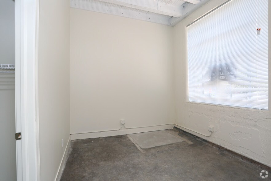 More Photos Of 615 Ferry St, Lafayette Apartments For Sale