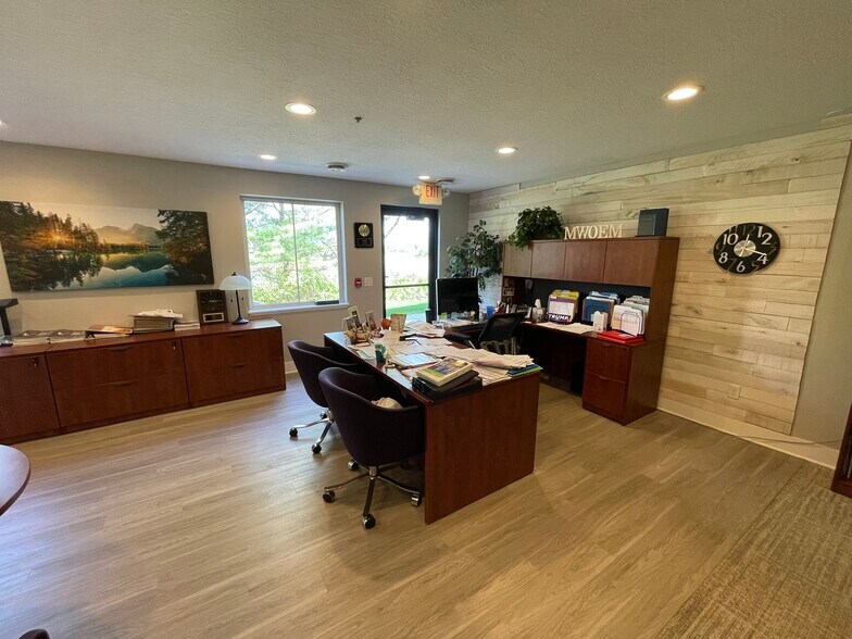 More Photos Of 13951-13959 W Preserve Blvd, Burnsville Loft Creative Space For Lease