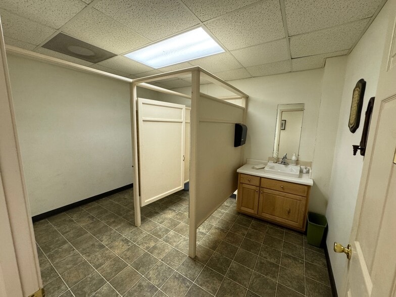 More Photos Of 1486 GA-51, Homer Specialty For Sale