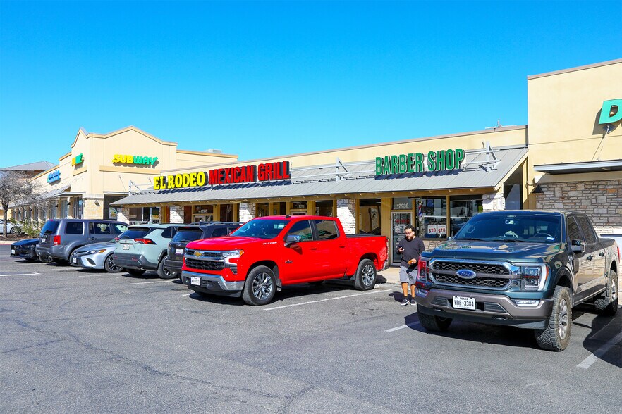 More Photos Of 12908-12932 Bandera Rd, Helotes General Retail For Sale