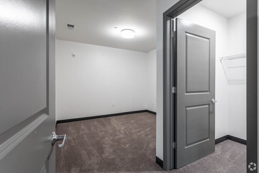 More Photos Of 366 E Broad St, Columbus Apartments For Lease