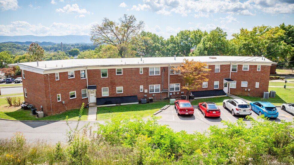 More Photos Of 132 Mesa Ln, Bristol Apartments For Sale