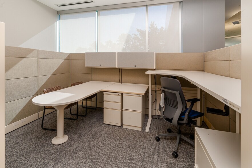 More Photos Of 5001 Meadowland Pky, Marion Office For Sale
