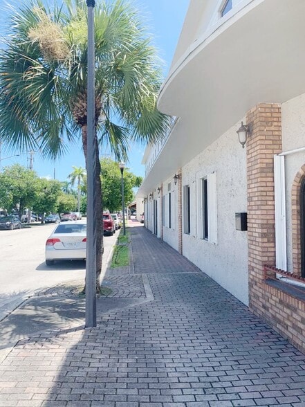 More Photos Of 381 N Krome Ave, Homestead Office For Lease