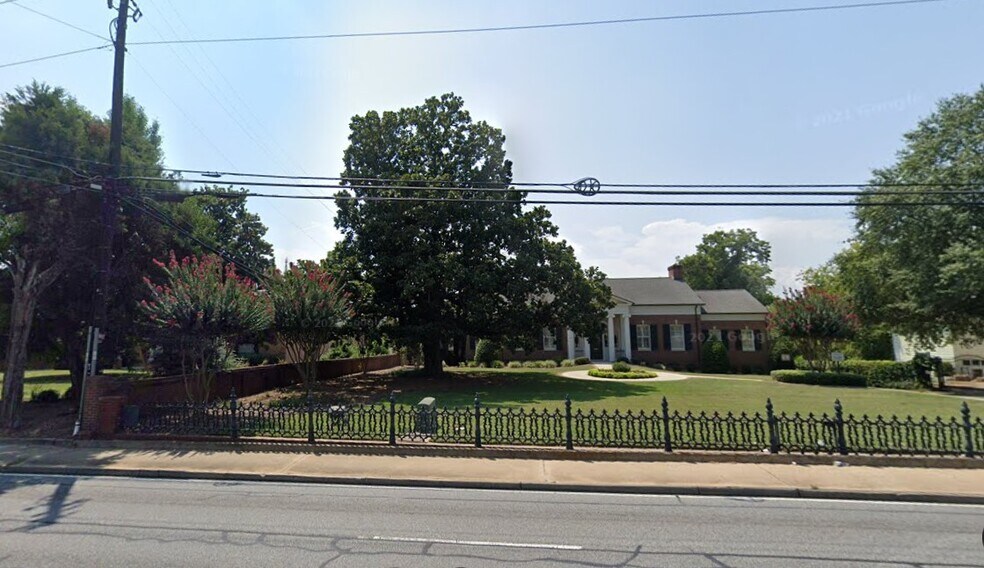 More Photos Of 2064 Vineville Ave, Macon-Bibb Medical For Sale