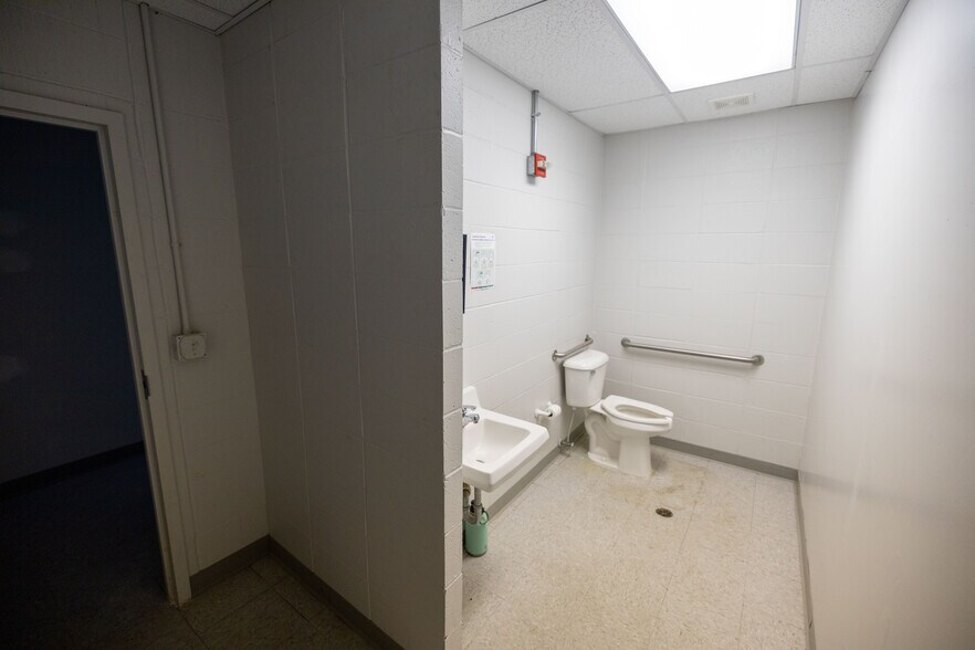 More Photos Of 503 Healey St, Champaign Office For Lease