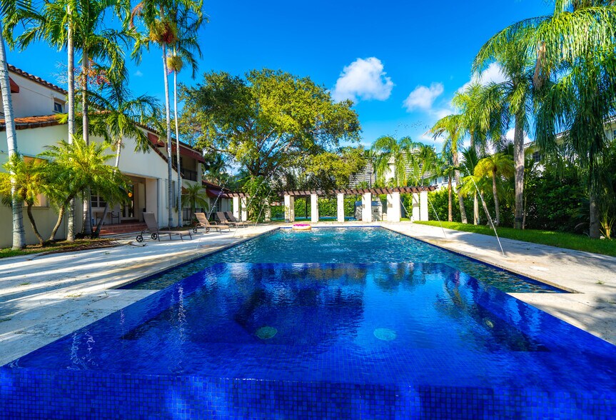 More Photos Of 44 Bal Bay Dr, Bal Harbour Land For Sale