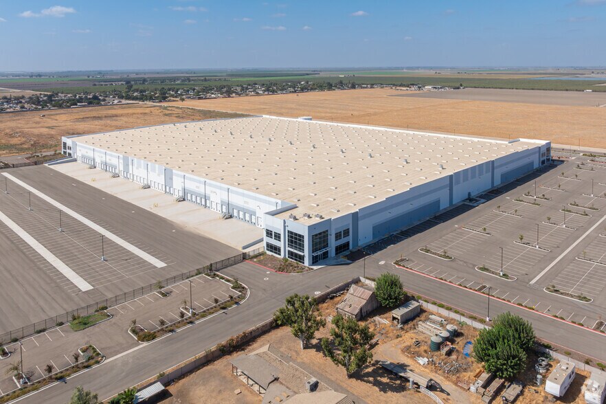 More Photos Of W Paige Ave & S I St, Tulare Unknown For Lease