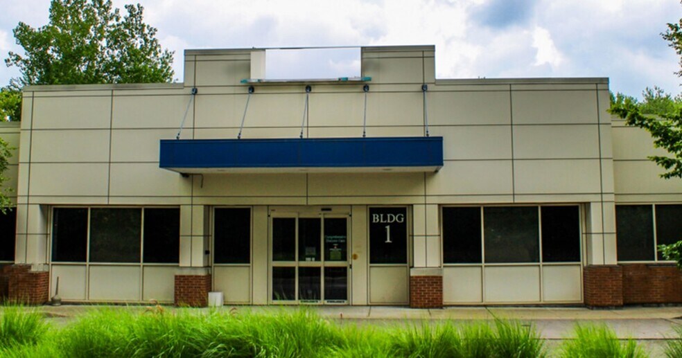 Primary Photo Of 61 Pomeroy Ave, Meriden Hospital For Lease