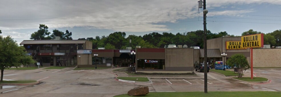 Primary Photo Of 701-717 E Pecan St, Celina Unknown For Lease