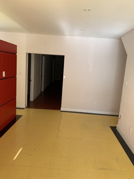 More Photos Of 792 Eglinton Ave E, Toronto Storefront For Lease