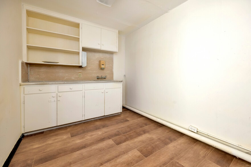 More Photos Of 2200 Evans Ave, Fort Worth Medical For Sale