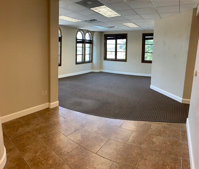 More Photos Of 401 Ranch Road 620 S, Lakeway Medical For Sale