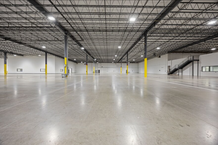 More Photos Of 719 N Regional Rd, Greensboro Warehouse For Lease