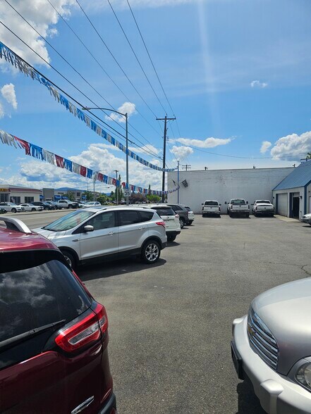 More Photos Of 2929 N Government Way, Coeur d'Alene Auto Dealership For Sale