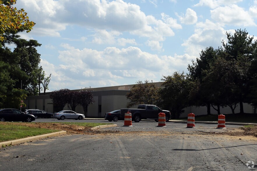 More Photos Of 200 Connecticut Dr, Burlington Warehouse For Lease