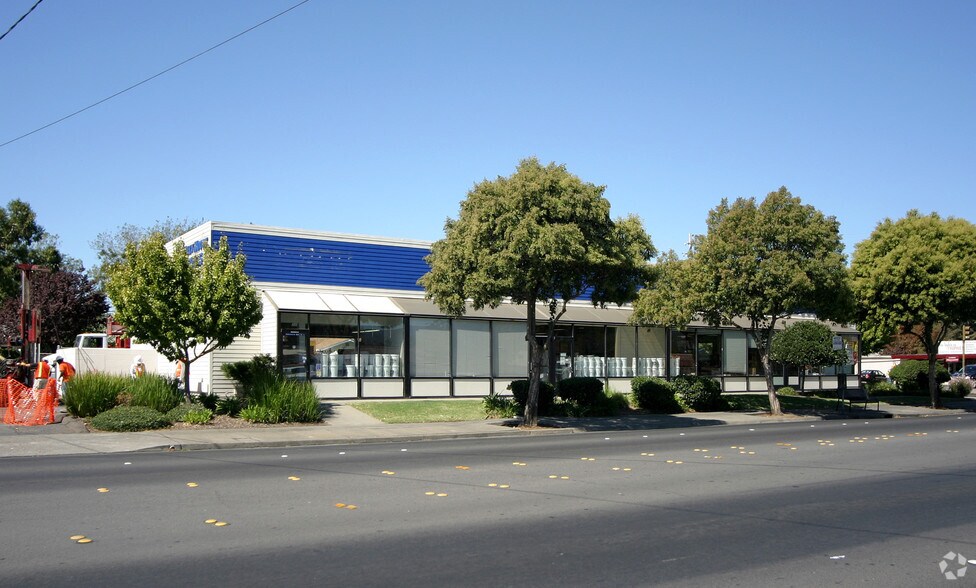 More Photos Of 3199 Jefferson St, Napa Freestanding For Sale