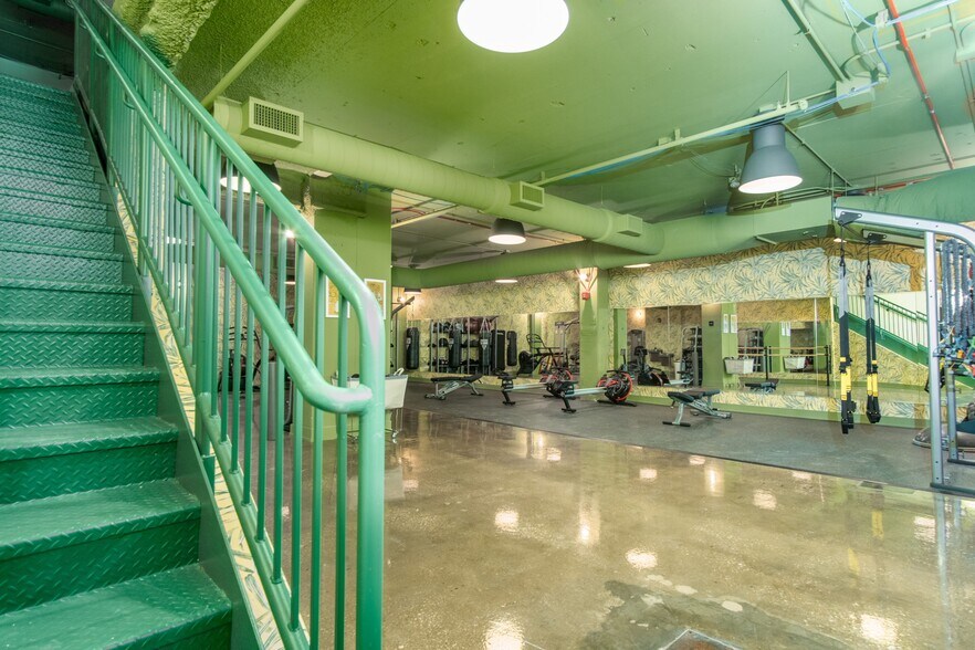 More Photos Of 5050 N Broadway St, Chicago Apartments For Lease