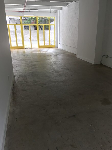 More Photos Of 276 Grand St, Brooklyn Storefront Retail Residential For Lease