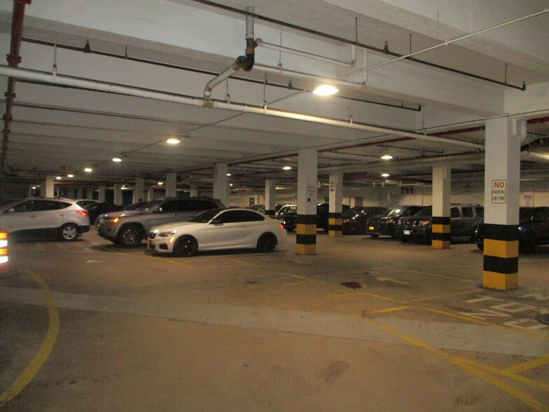 More Photos Of 43-02 Ditmars Blvd, Astoria Unknown For Lease