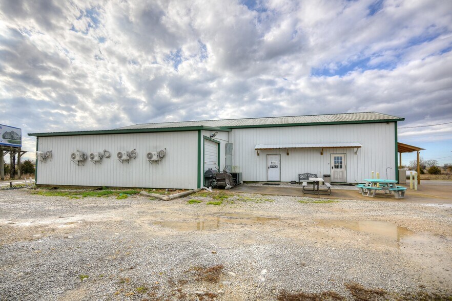 More Photos Of 12619 Nettle Dr, Neosho Specialty For Sale